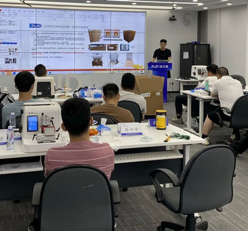 精彩回顾 | 千亿国际临床代理商用户服务技术工程师培训大会